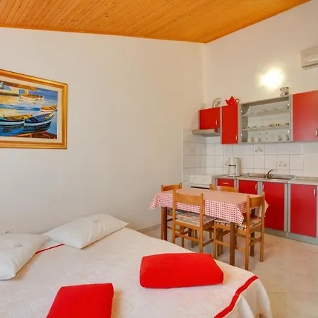 Fuer 4 Personen Ca 36 Qm In Pula, Istrien Istrische Riviera Apartment *