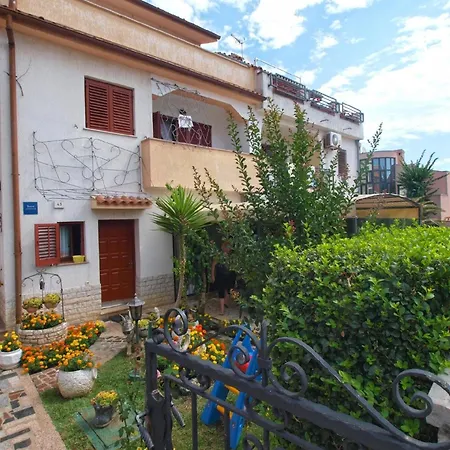 Fuer 4 Personen Ca 36 Qm In Pula, Istrien Istrische Riviera Apartament *